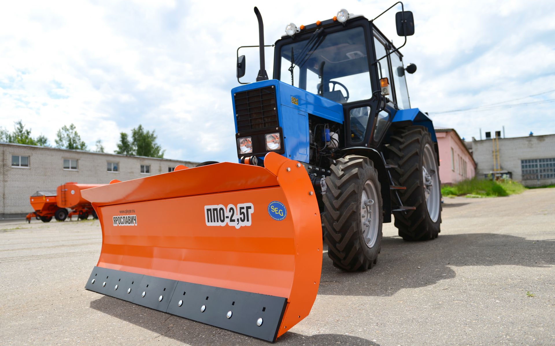 Отвал передний поворотный ППО-2,5 "Медведь"