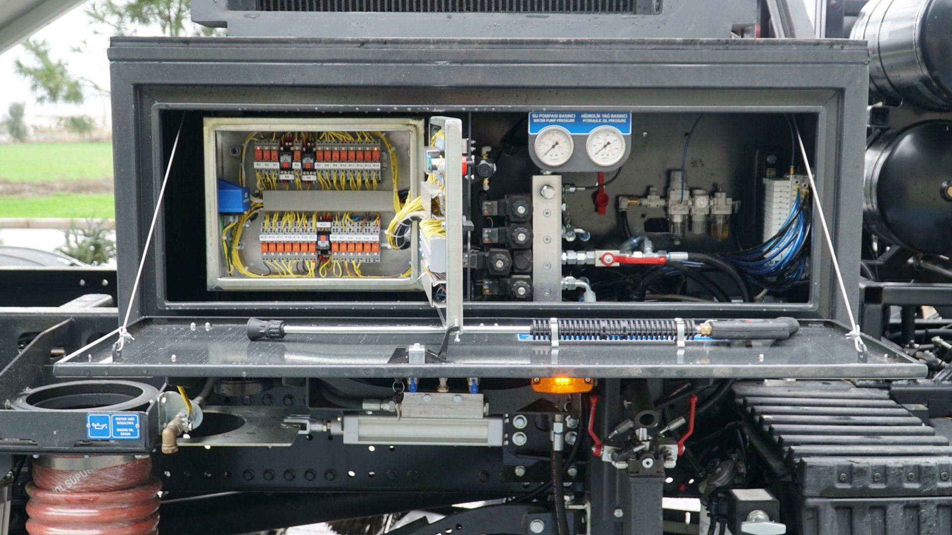 Вакуумная подметальная машина на шасси самосвала CityRay с объемом бункера от 4 до 10 м.куб.