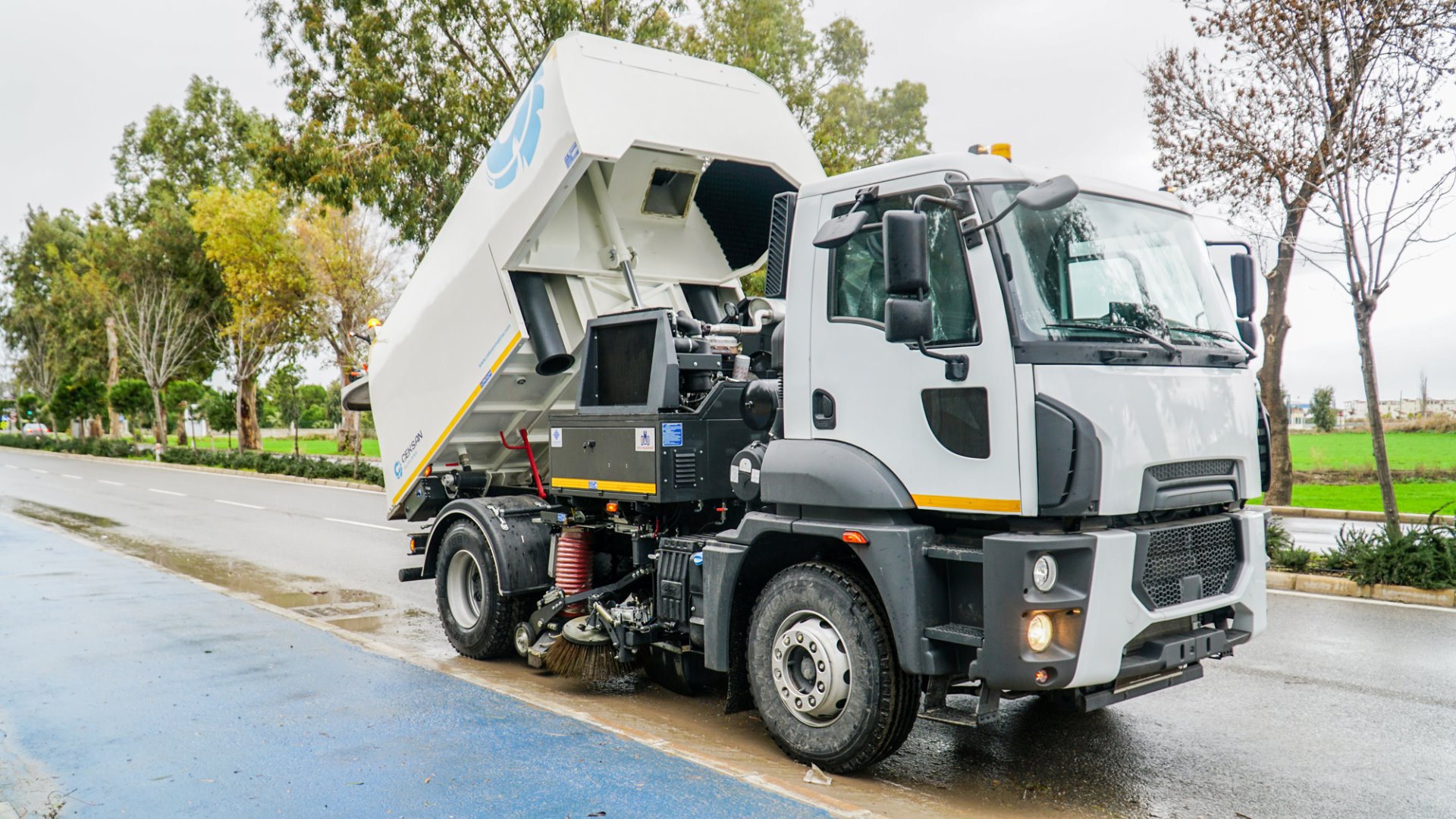 Вакуумная подметальная машина на шасси самосвала CityRay с объемом бункера от 4 до 10 м.куб.