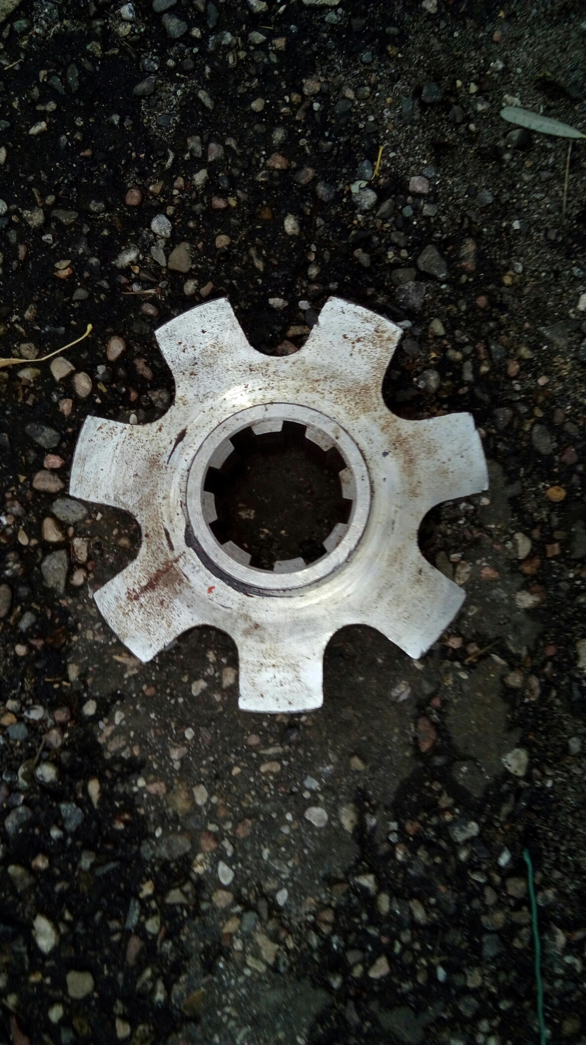 Звездочка привода транспортёра КО-829 (ведущая) КО-104А.01.03.008