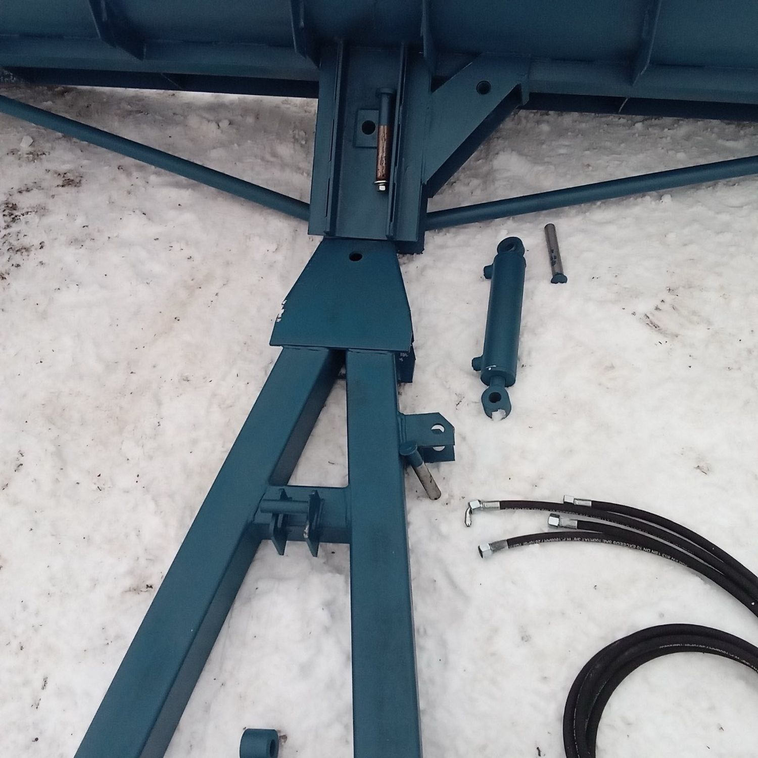 Отвал коммунальный гидроповоротный к МТЗ-82