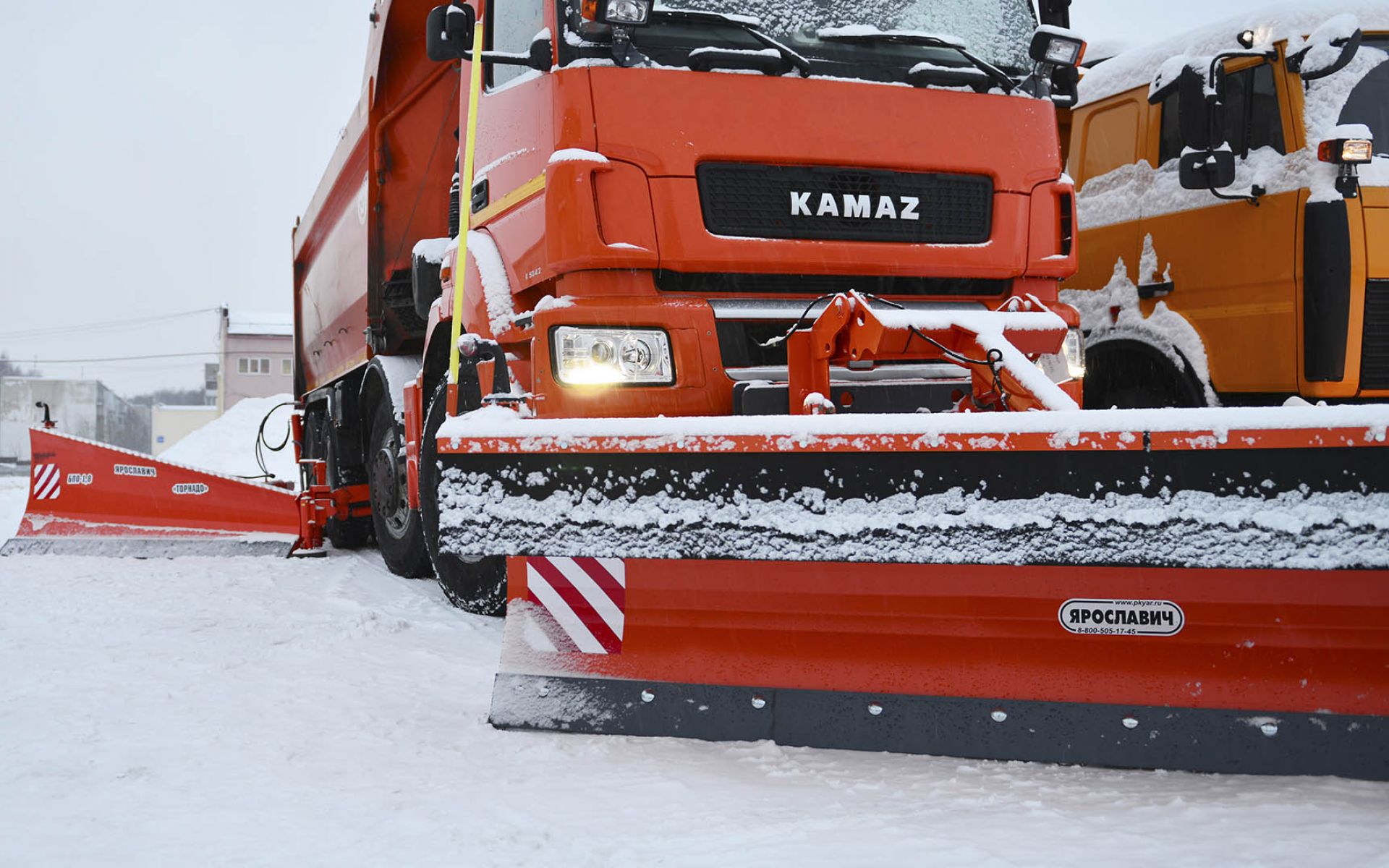 Комбинированная дорожная машина КДМ-7630с