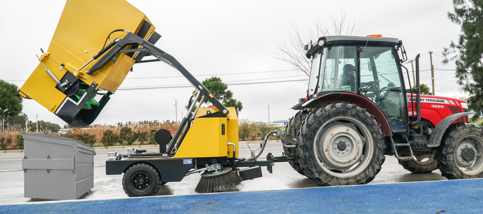 Прицепная к трактору подметально-уборочная машина HAMARAT 2 м.куб.