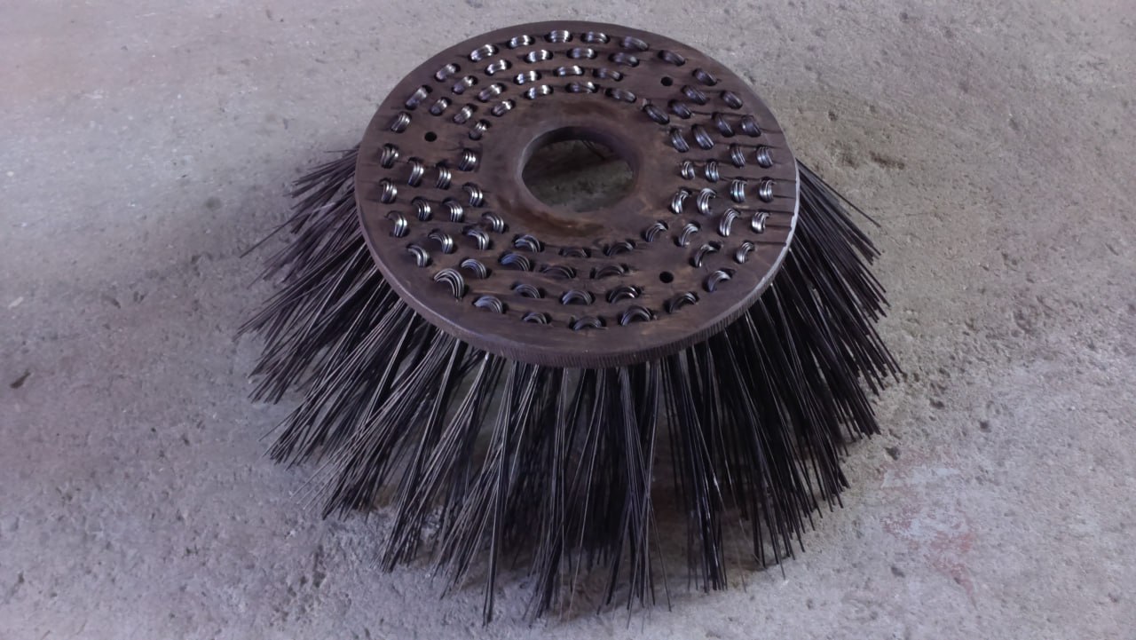 Тупса (ворс) металлическая для лотковой щетки L=350 мм