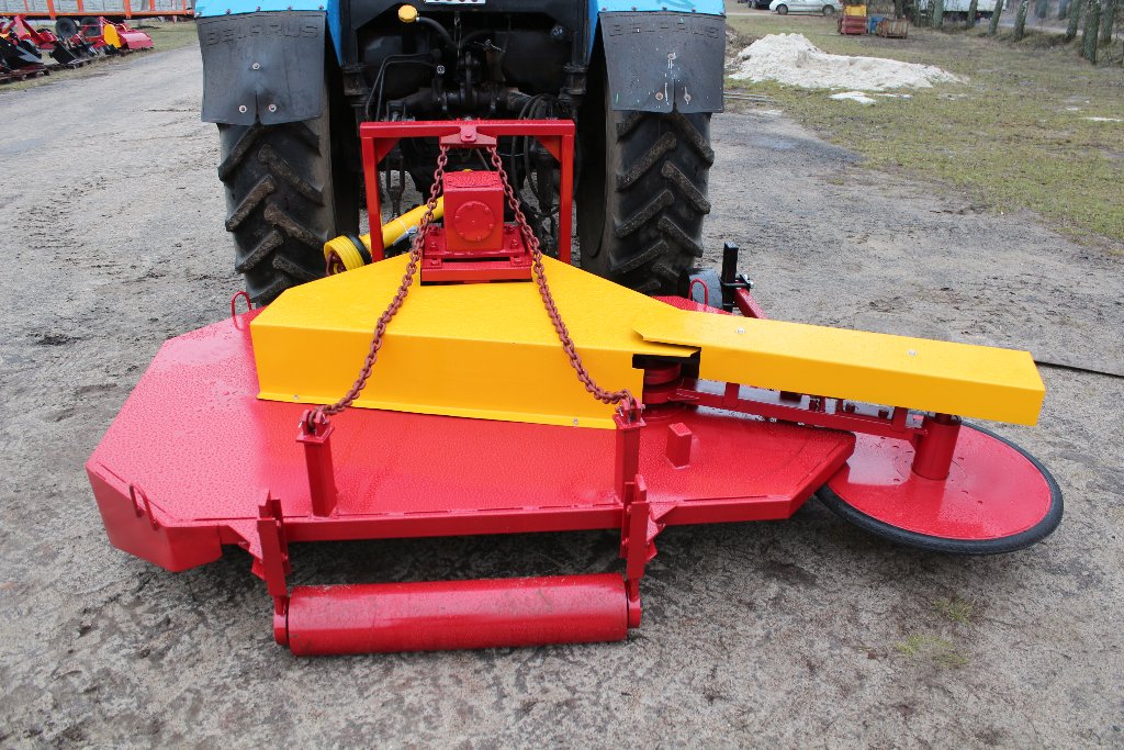Косилка-измельчитель КРС-2-06 с боковым механизмом