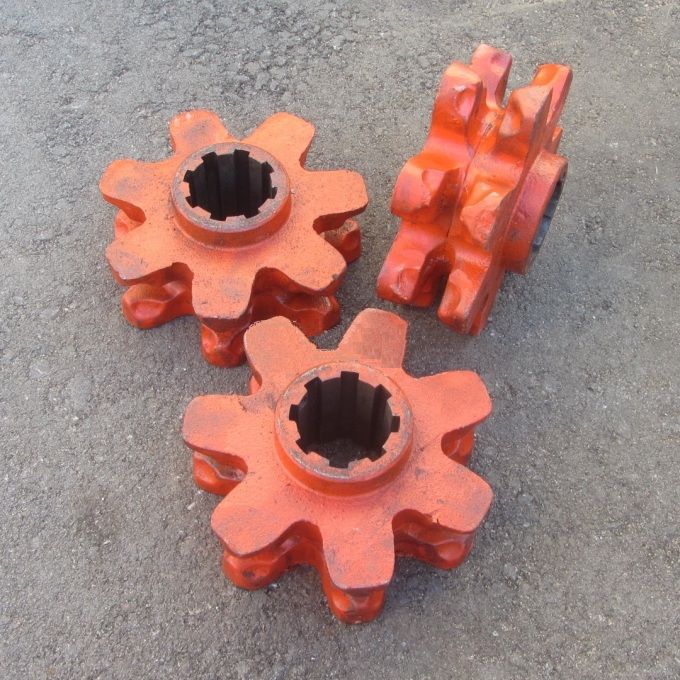 Звездочка привода транспортёра КО-829 (ведущая) КО-104А.01.03.008