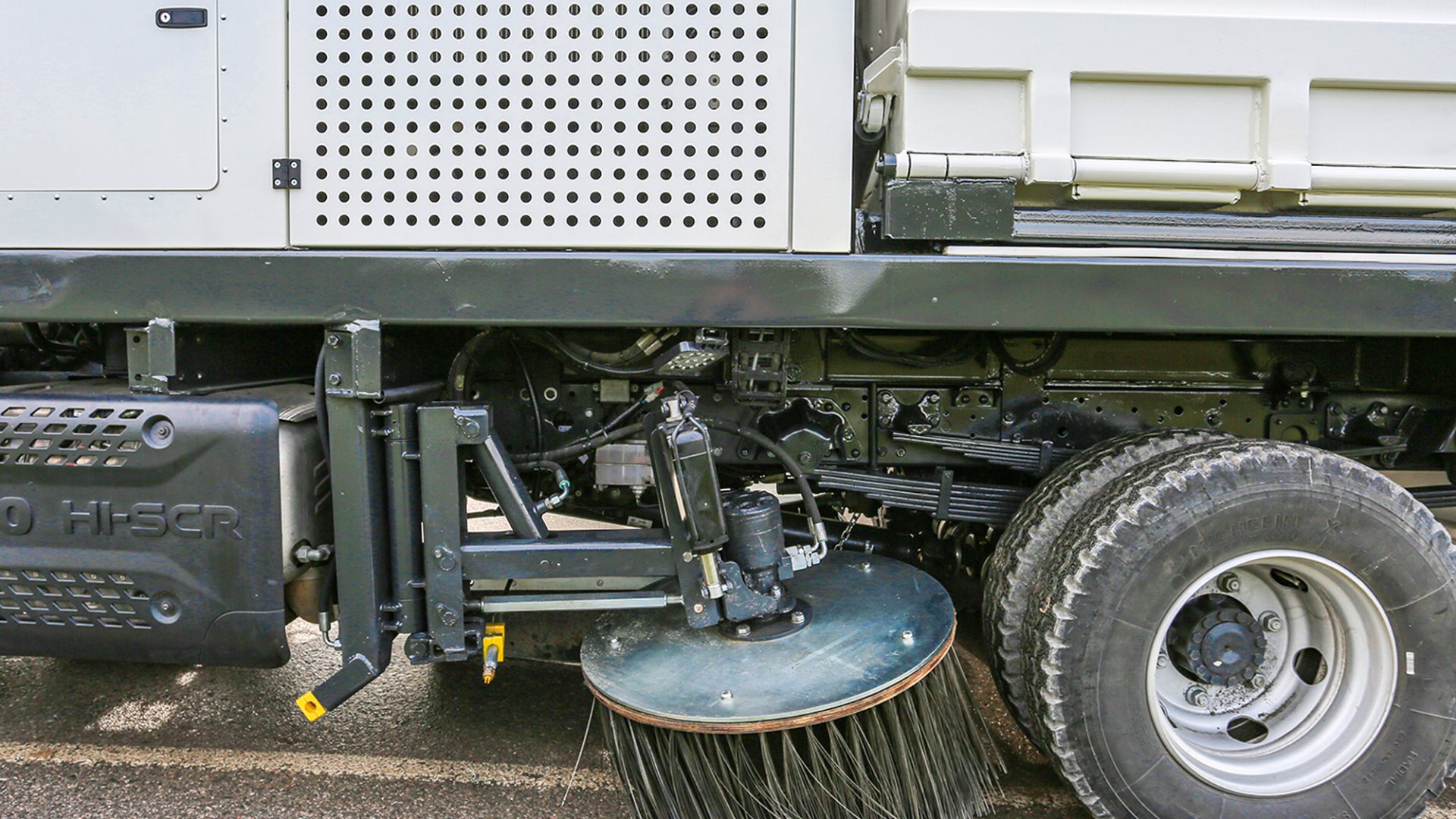 Механическая подметально-уборочная машина CityEagle 4 м.куб.