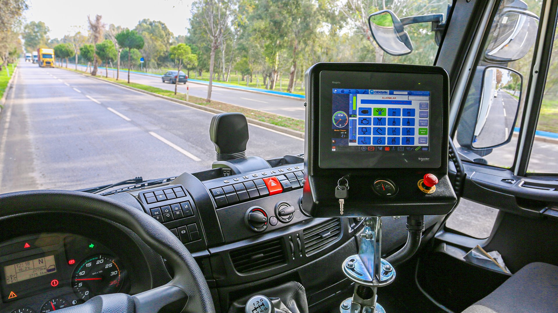 Механическая подметально-уборочная машина CityEagle 4 м.куб.