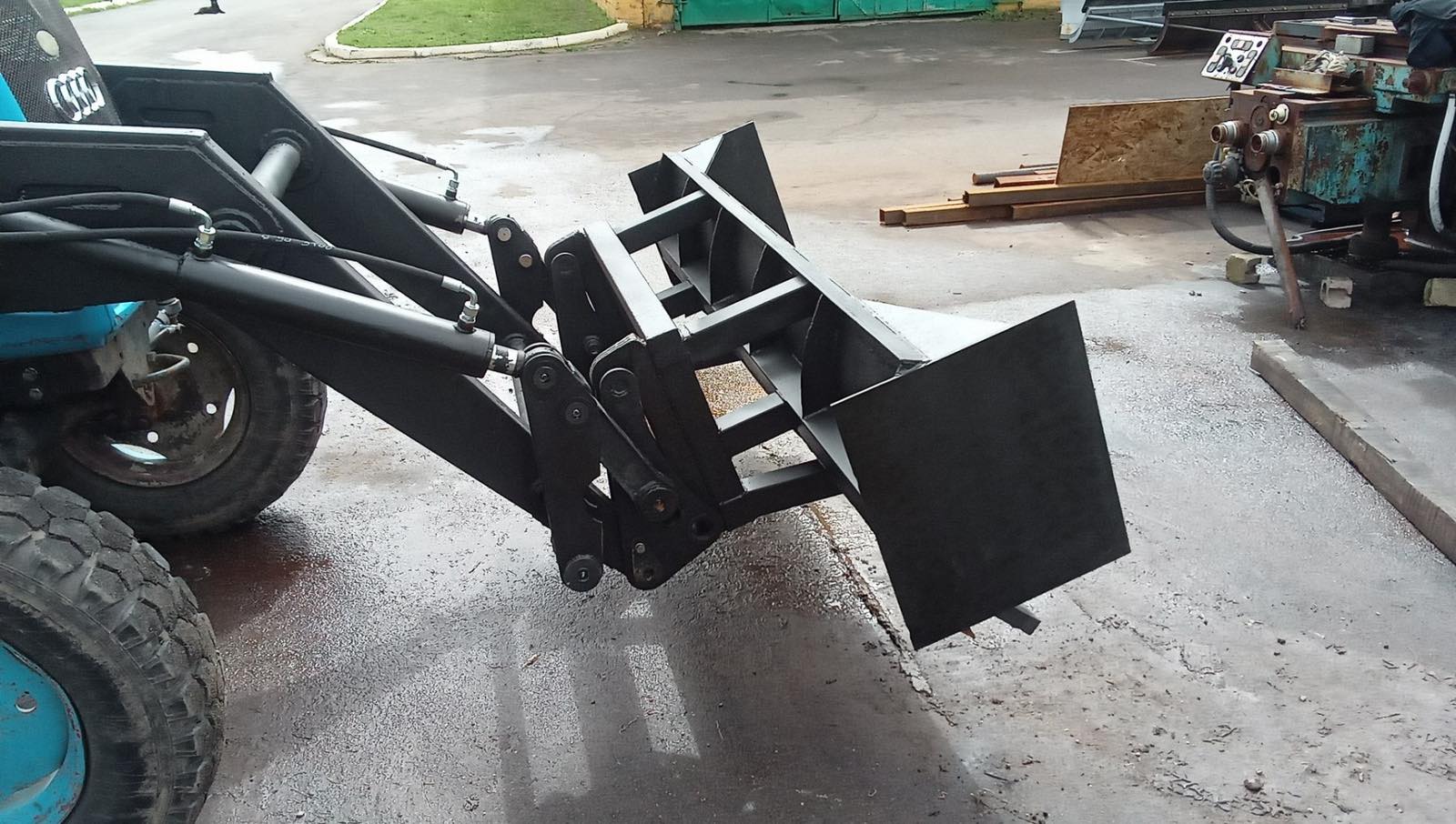 Отвал под быстросмен на погрузочное оборудование к МТЗ-82 / 1221